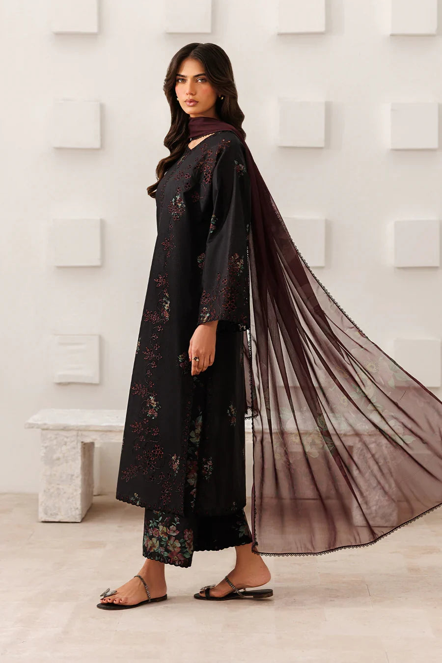 Iznik | Printed lawn vol II | UE-637 Printed Lawn