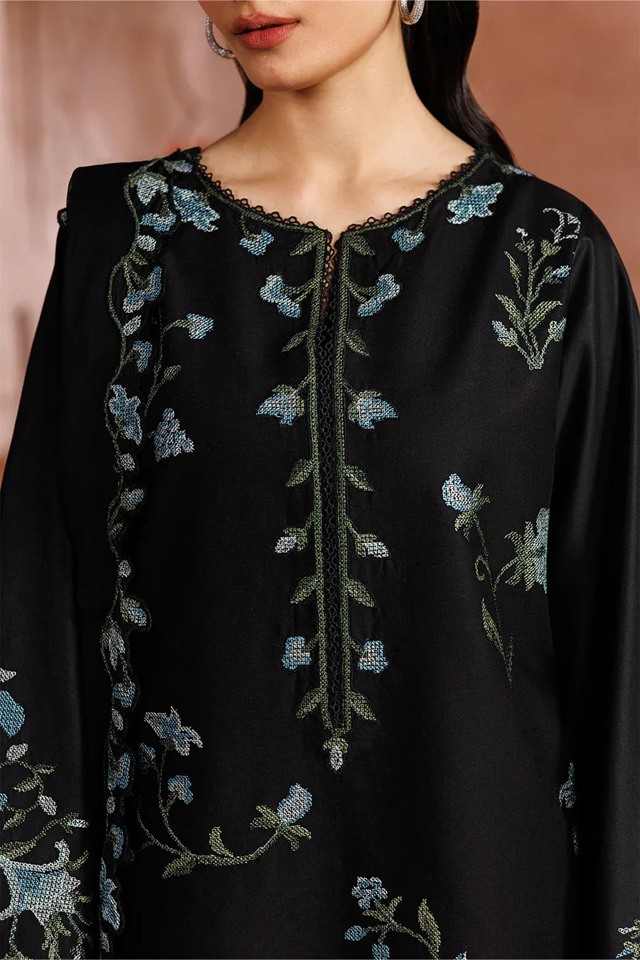 Iznik | Sunscape Lawn '26 | UE-695 Embroidered Lawn