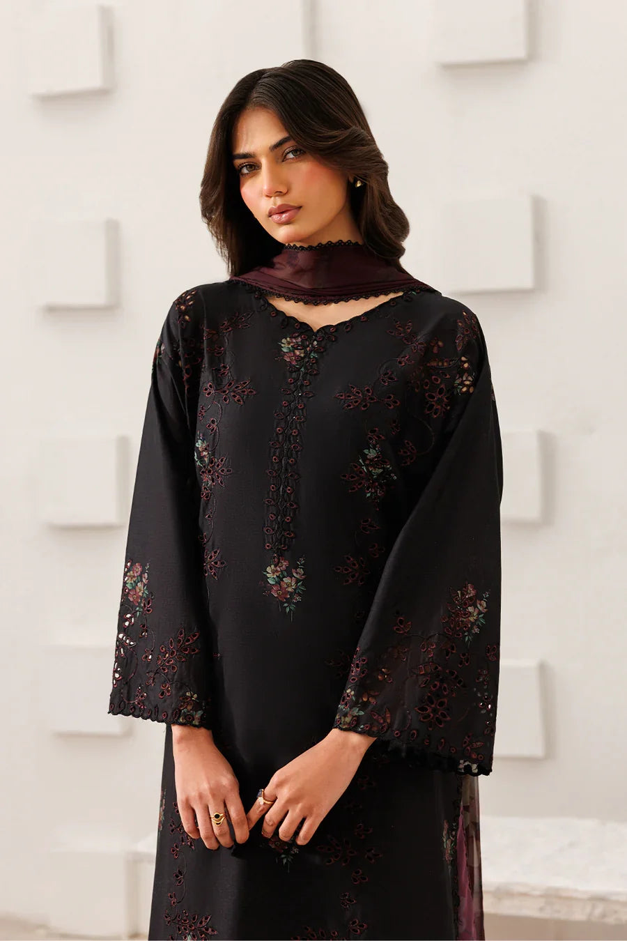 Iznik | Printed lawn vol II | UE-637 Printed Lawn