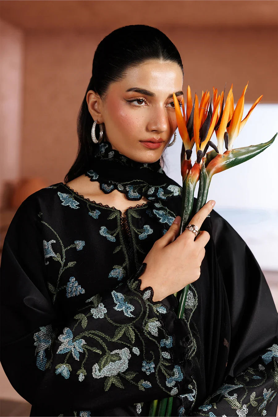 Iznik | Sunscape Lawn '26 | UE-695 Embroidered Lawn