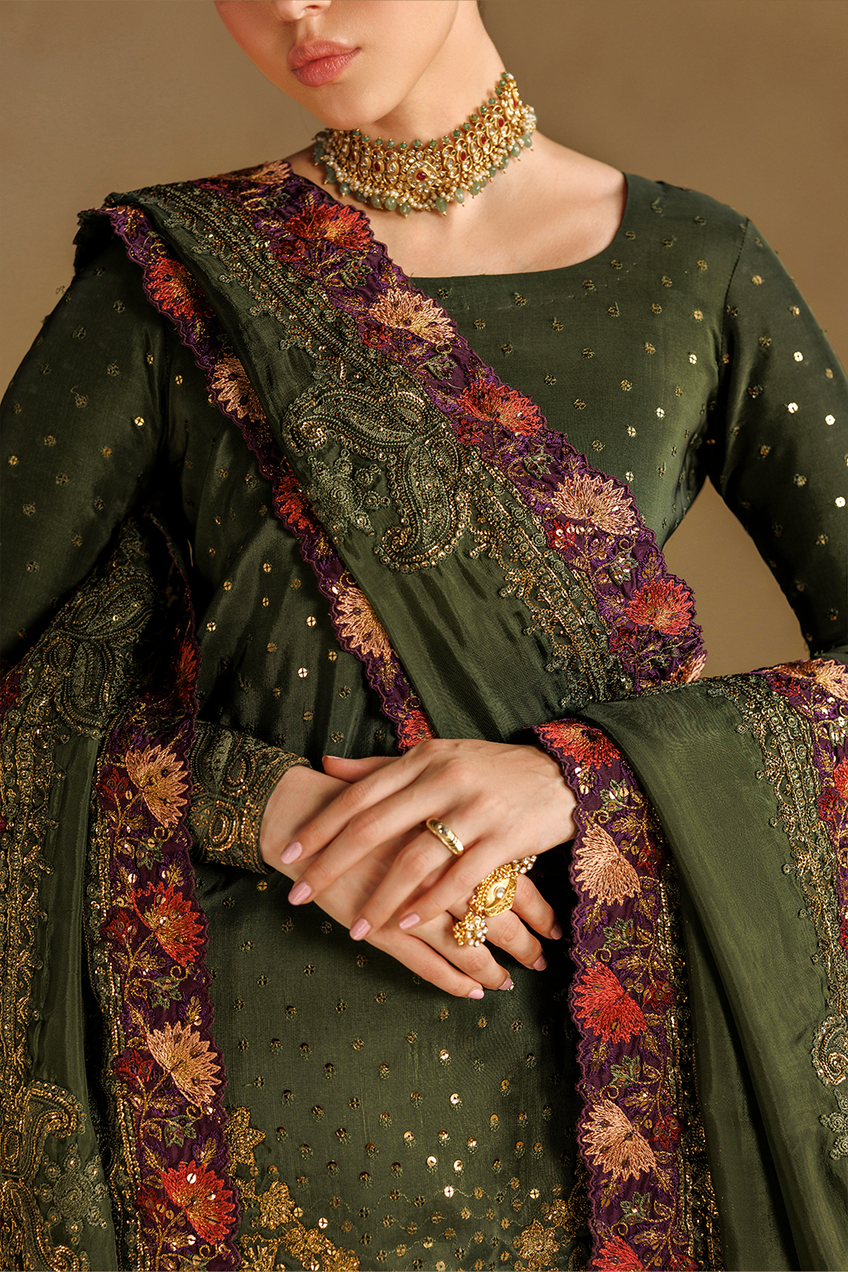 Iznik | Formals ‘26 | UE-732 Embroidered Ramen Silk