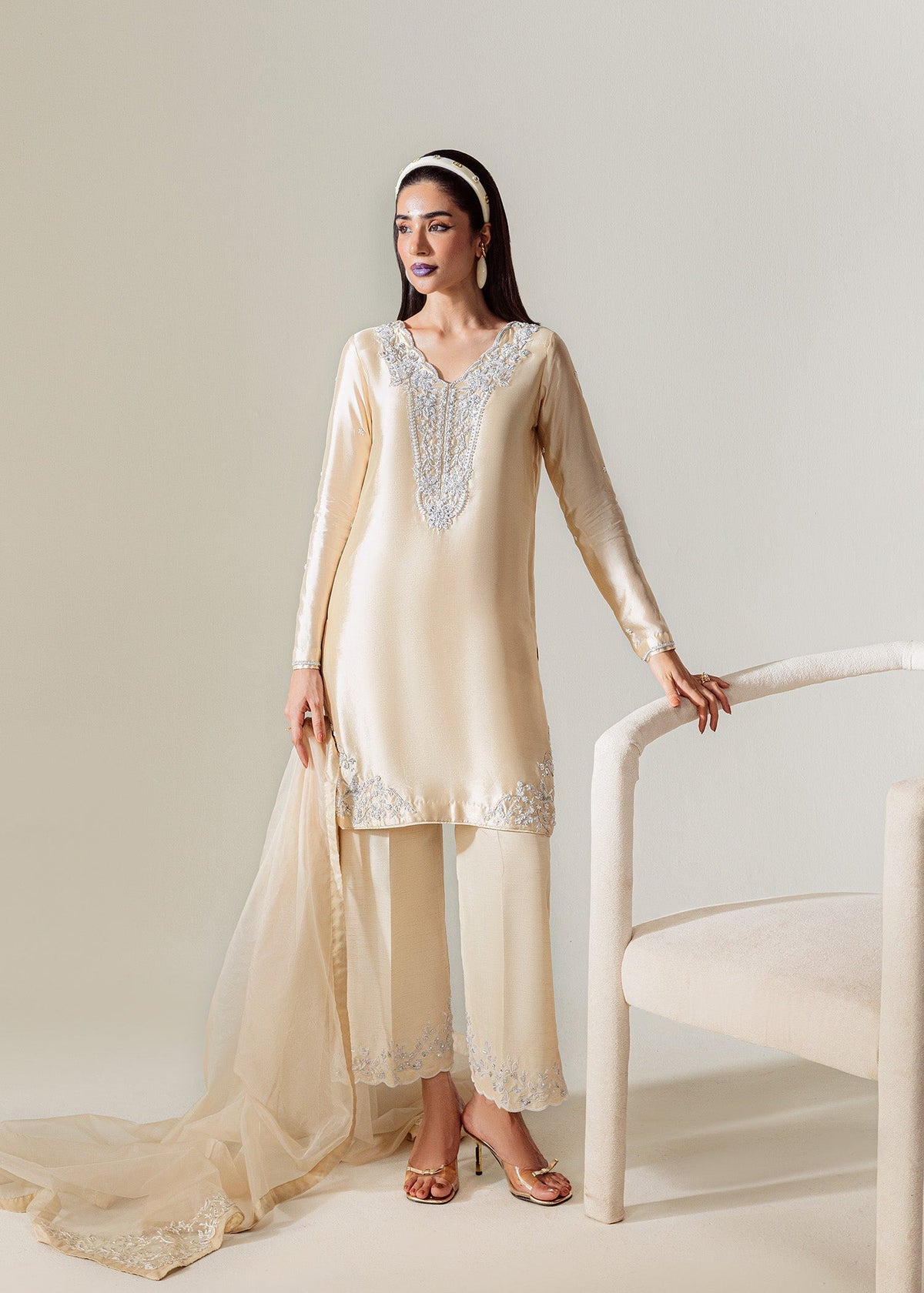 Mahum Asad | The Sirens | Champagne