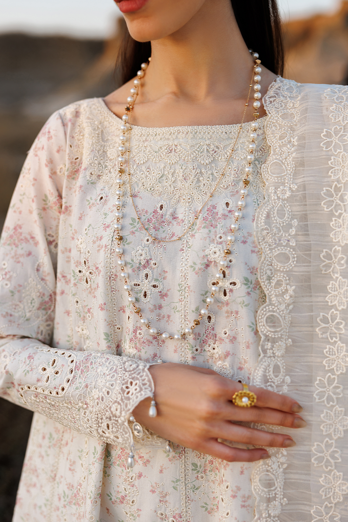 Emaan adeel | Sunlit Groove Luxury Lawn 26 | SUNKISSED