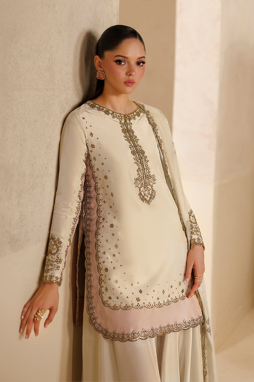 Iznik | Formals ‘26 | UE-735 Embroidered Ramen Silk