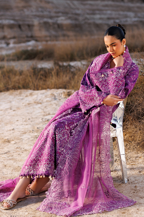 Emaan adeel | Sunlit Groove Luxury Lawn 26 | FLORAL FRENZY