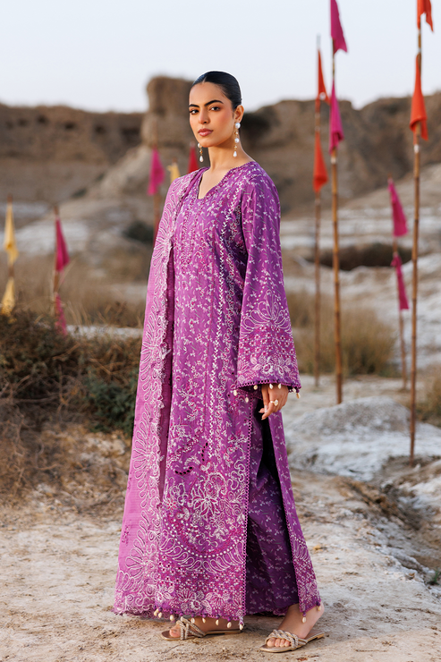 Emaan adeel | Sunlit Groove Luxury Lawn 26 | FLORAL FRENZY