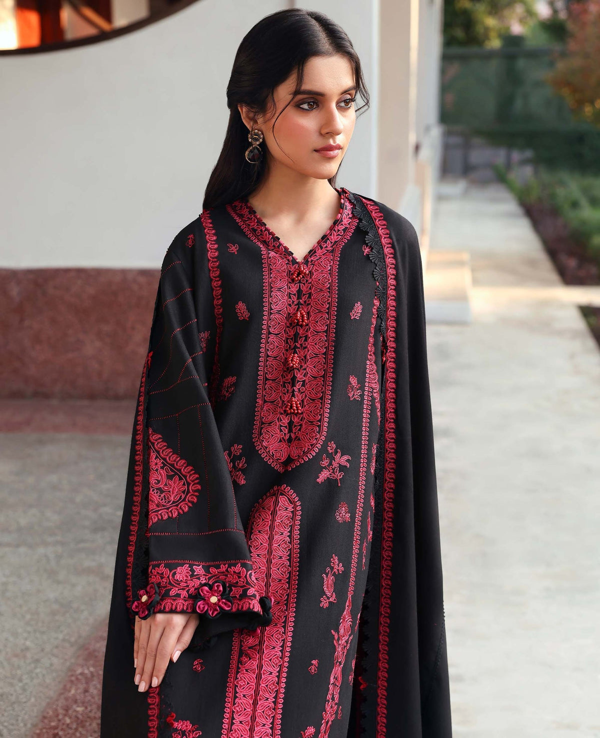 Republic Womenswear | Amaris Luxury Shawl 25 | Almira