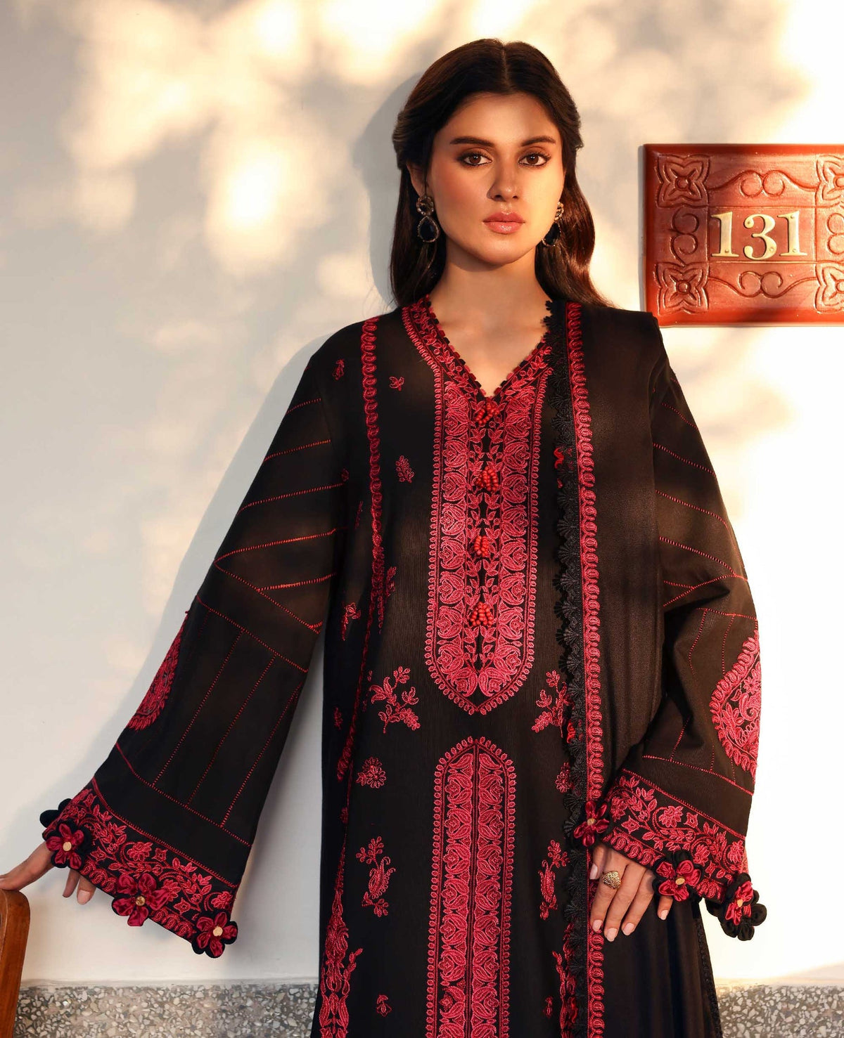 Republic Womenswear | Amaris Luxury Shawl 25 | Almira