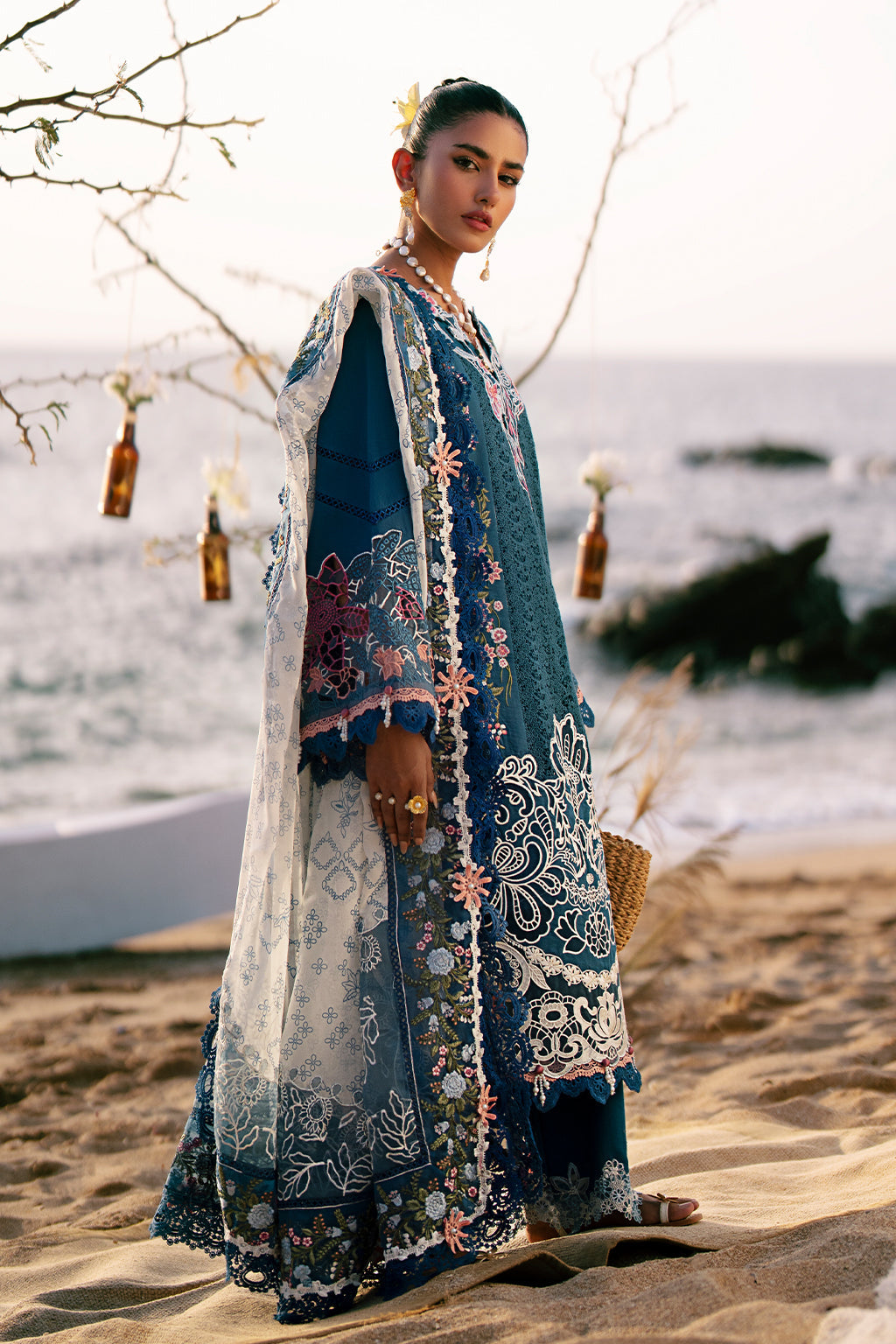 AJR Couture | Dastan Luxury Lawn 25 | Aura