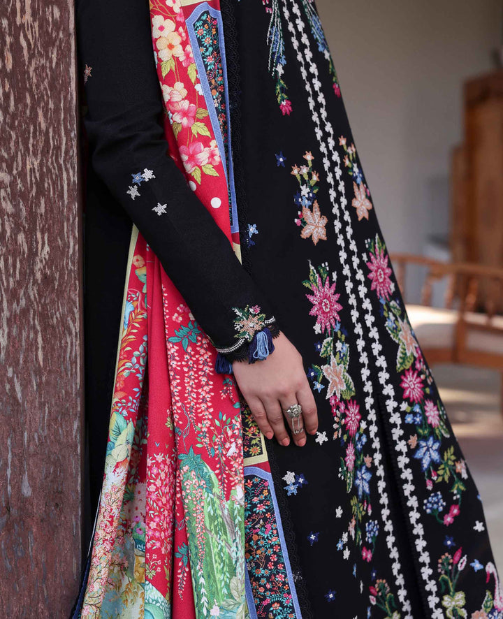 Republic Womenswear | Amaris Luxury Shawl 25 | Aveline