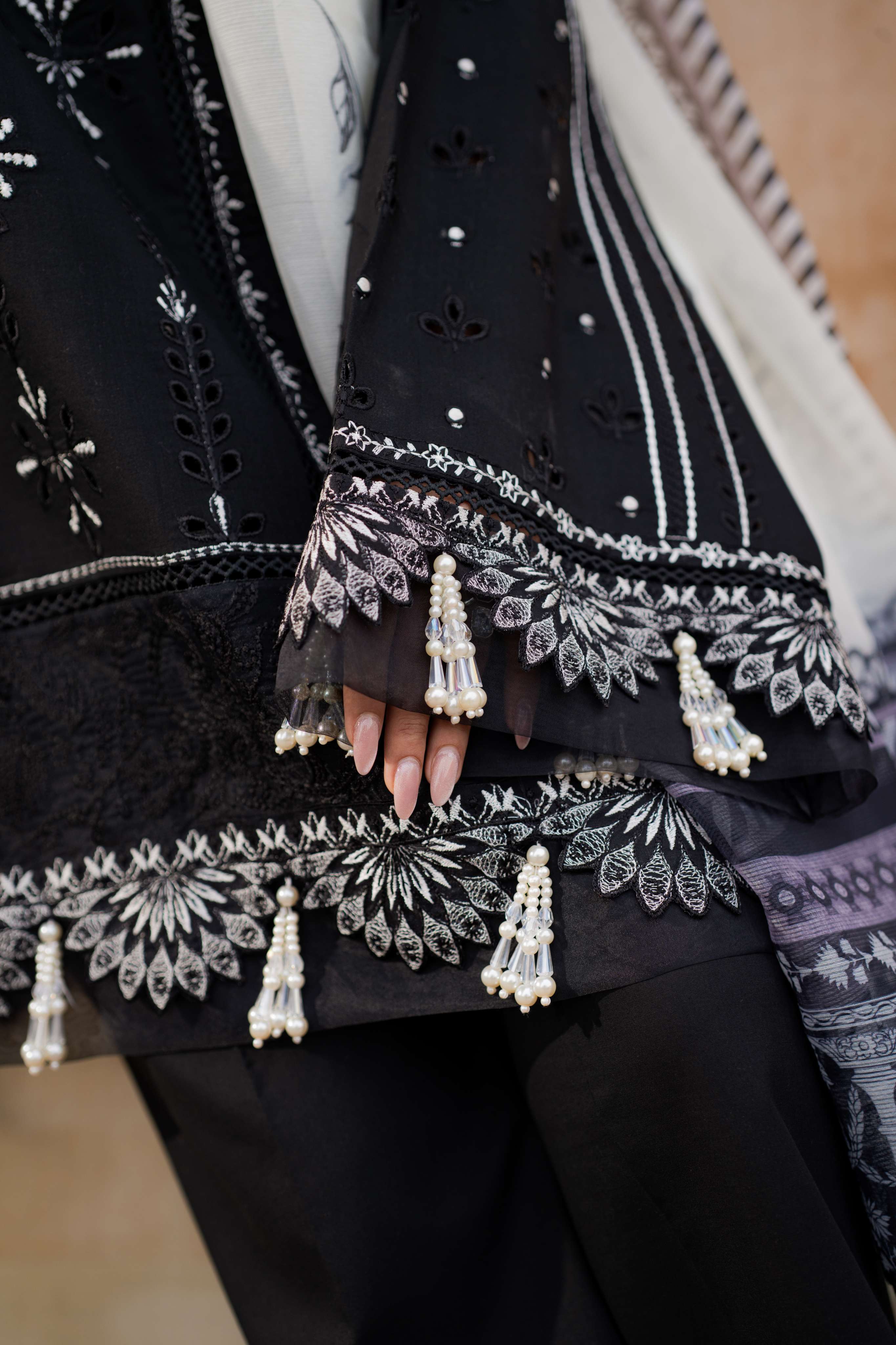 Azzal | Summer Lawn 26 l SABLE