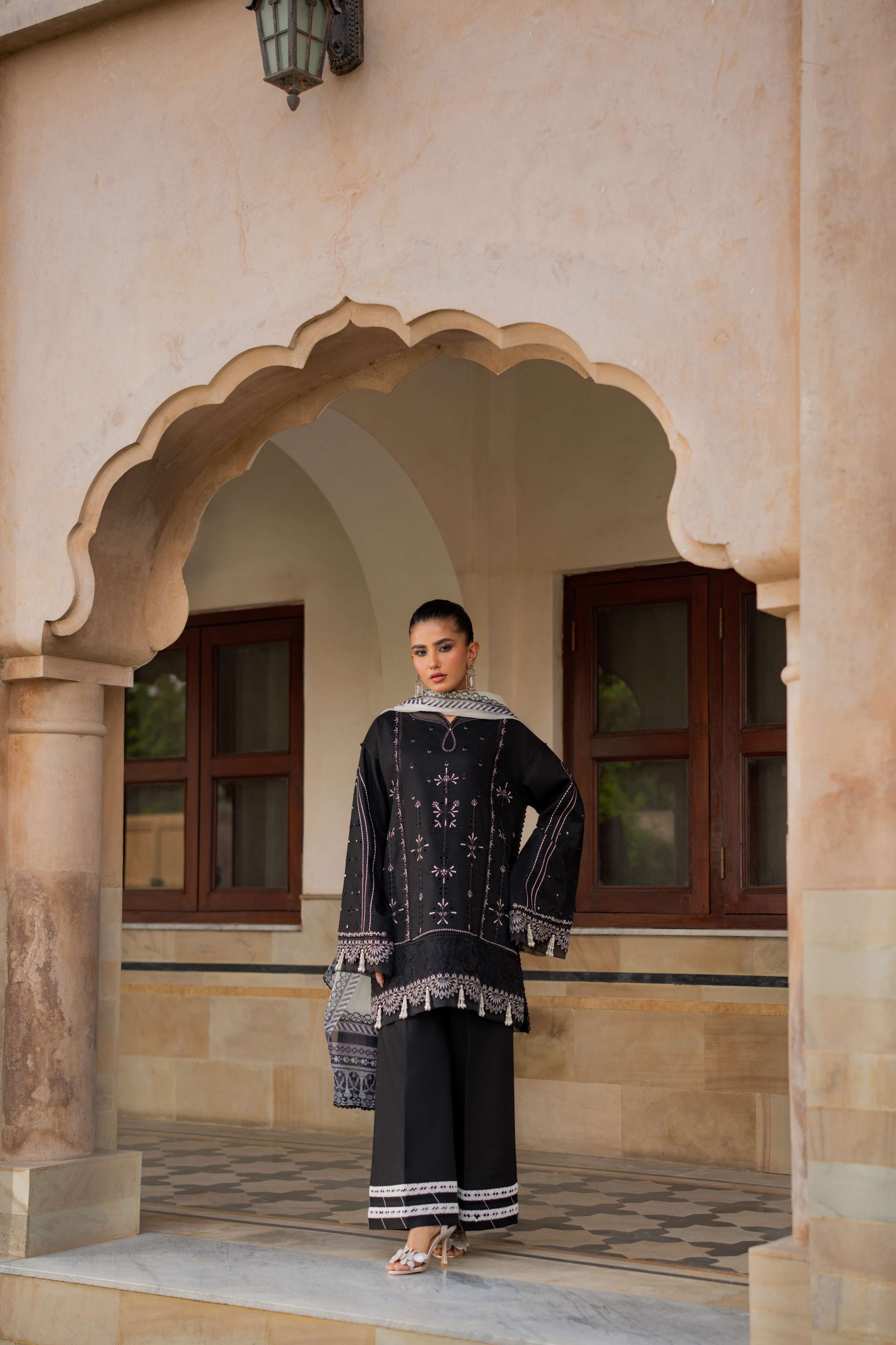 Azzal | Summer Lawn 26 l SABLE