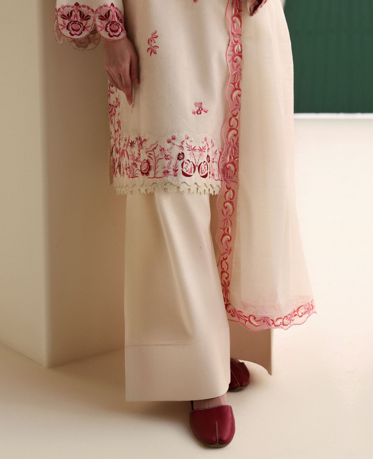 Republic Womenswear | Basics Pre Fall 25 | Camélia