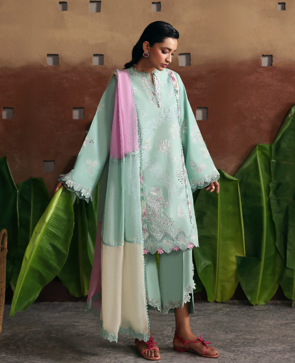 Republic Womenswear | Basics Pret | Glacier Bloom