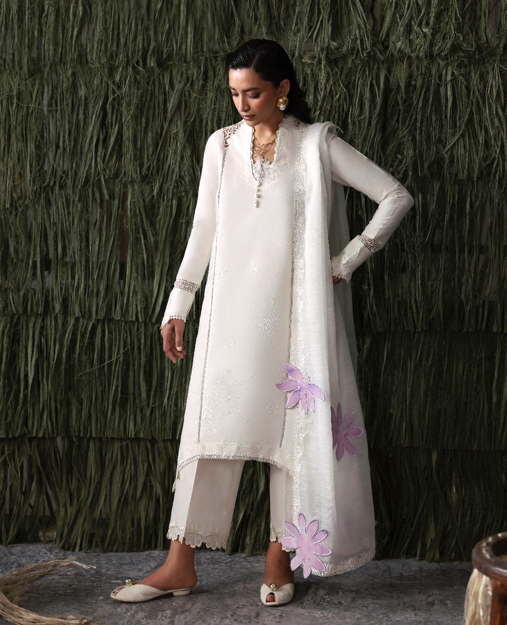 Republic Womenswear | Basics Pret | White Swan