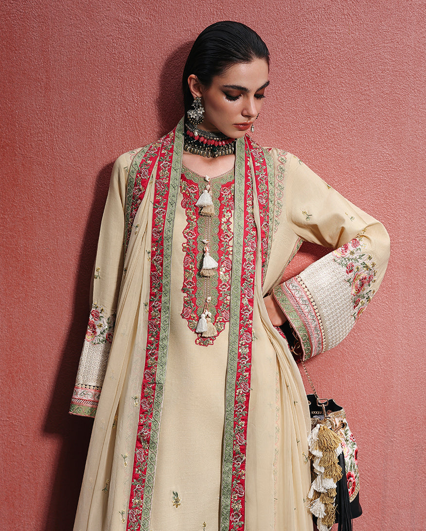 Mushq | Nuvera Rawsilk | Cardinal Gem
