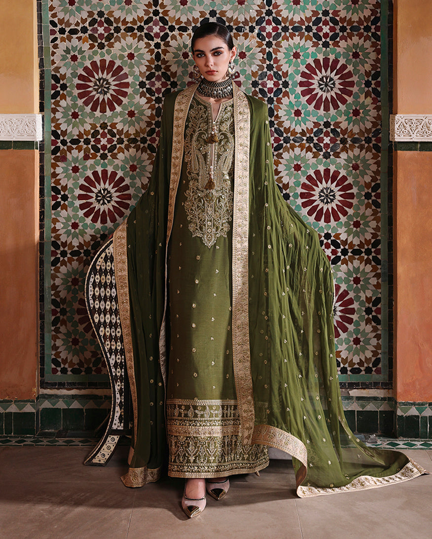 Mushq | Nuvera Rawsilk | Celestia Crown