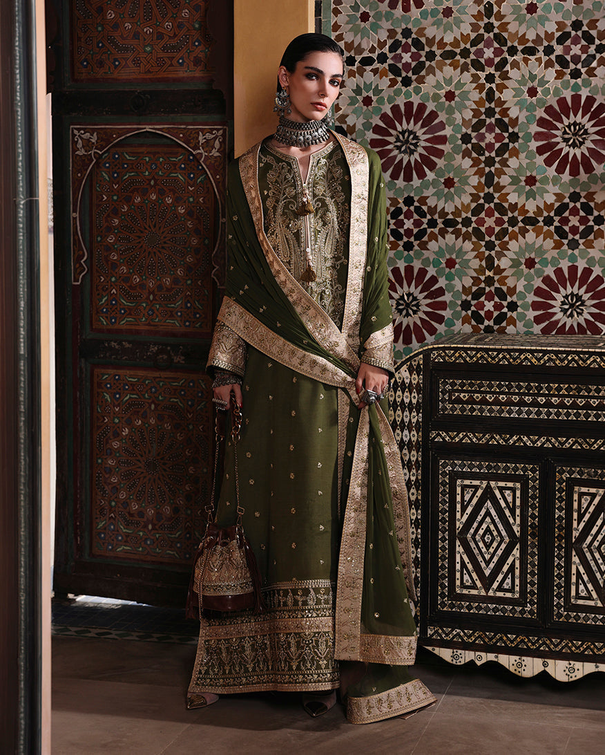 Mushq | Nuvera Rawsilk | Celestia Crown