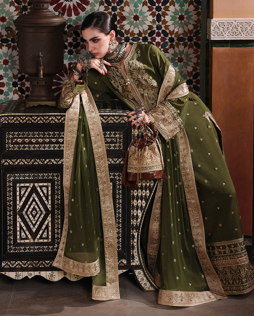 Mushq | Nuvera Rawsilk | Celestia Crown