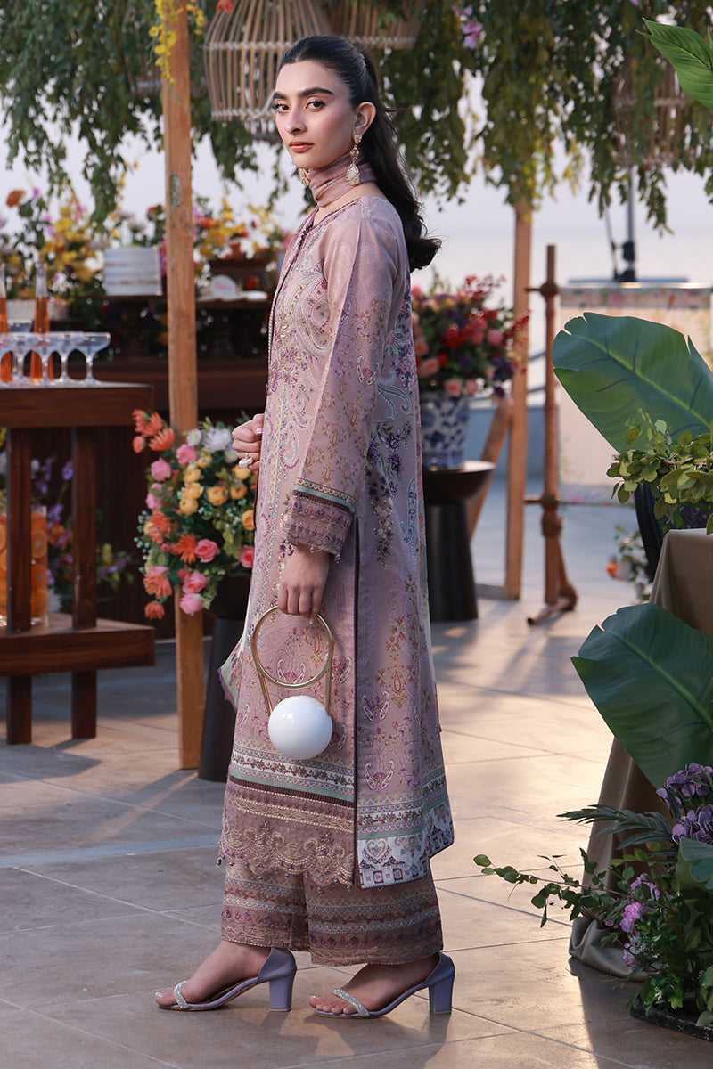 Gulaal | Delia Lawn | Ayla