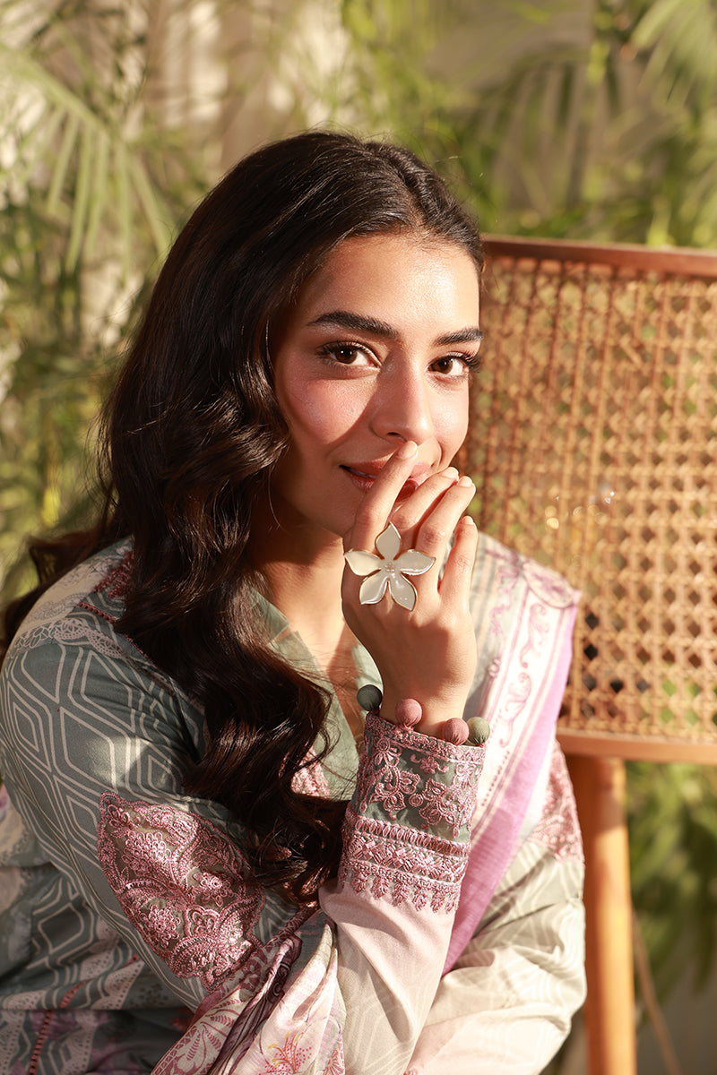 Gulaal | Delia Lawn | Elys