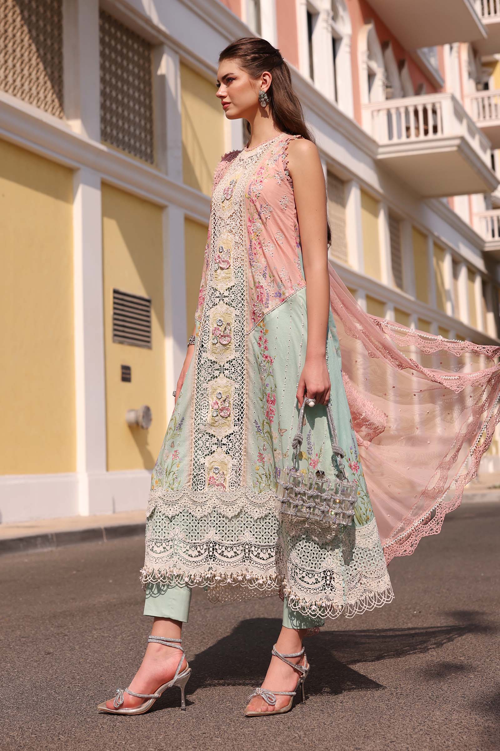 Maria B | Lawn 26 | D-2606-A
