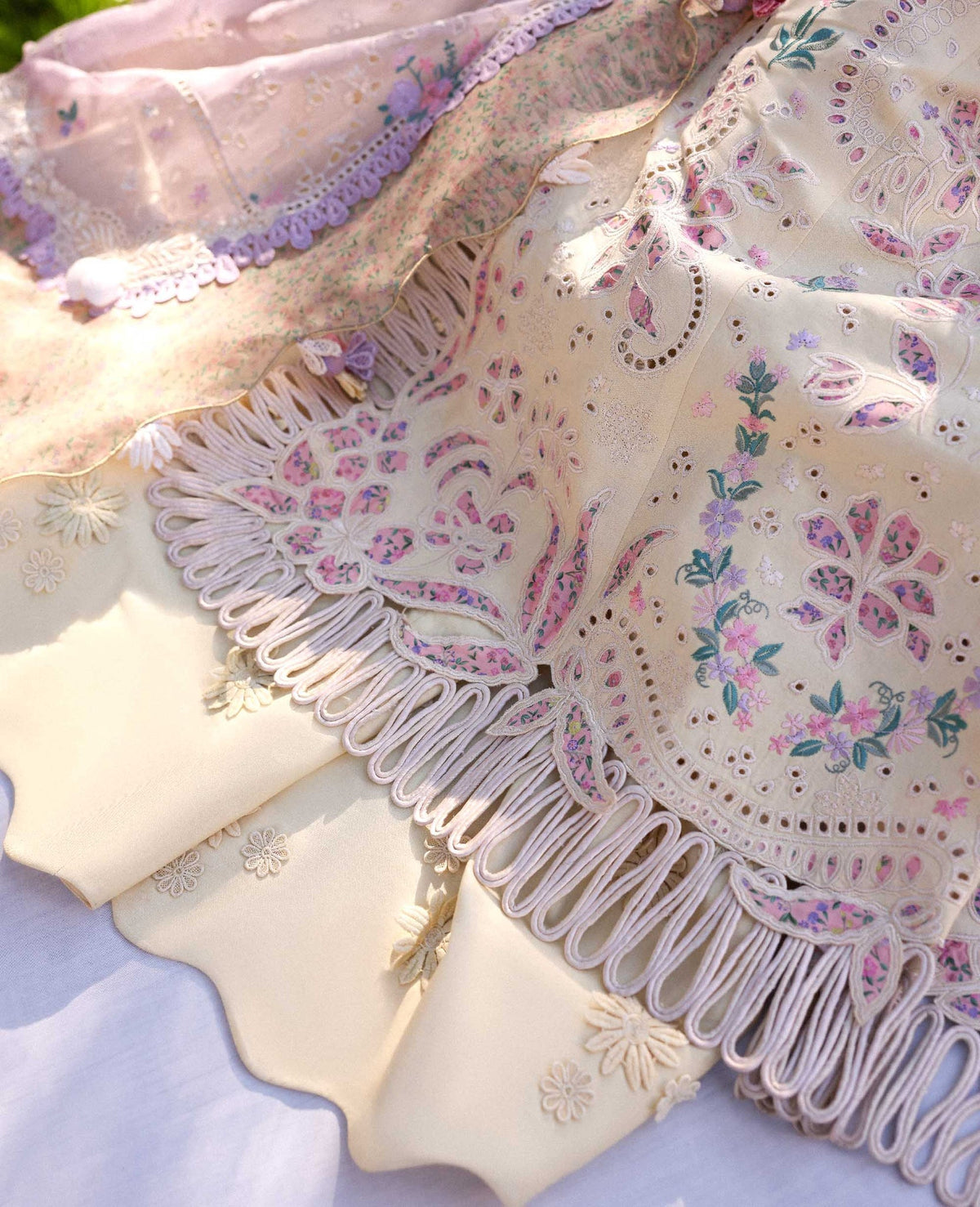 Republic Womenswear | Reine Luxury Lawn 26 | Lumi