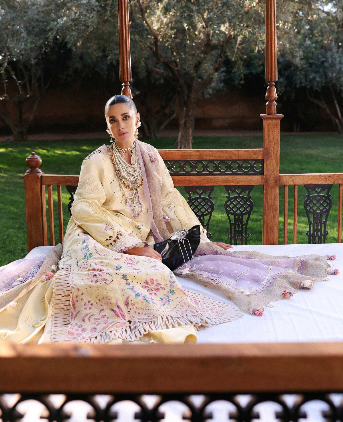 Republic Womenswear | Reine Luxury Lawn 26 | Lumi