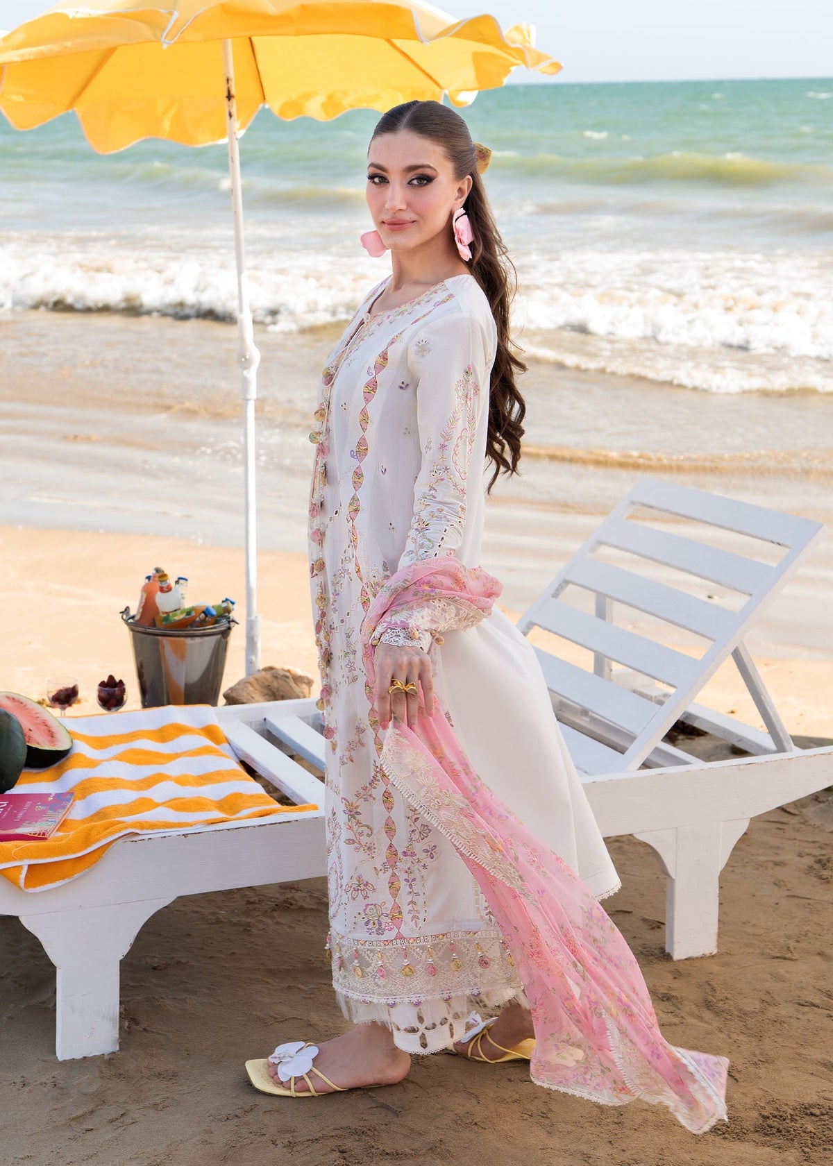 Kanwal Malik | Mira Summer Lawn 26 | Luna