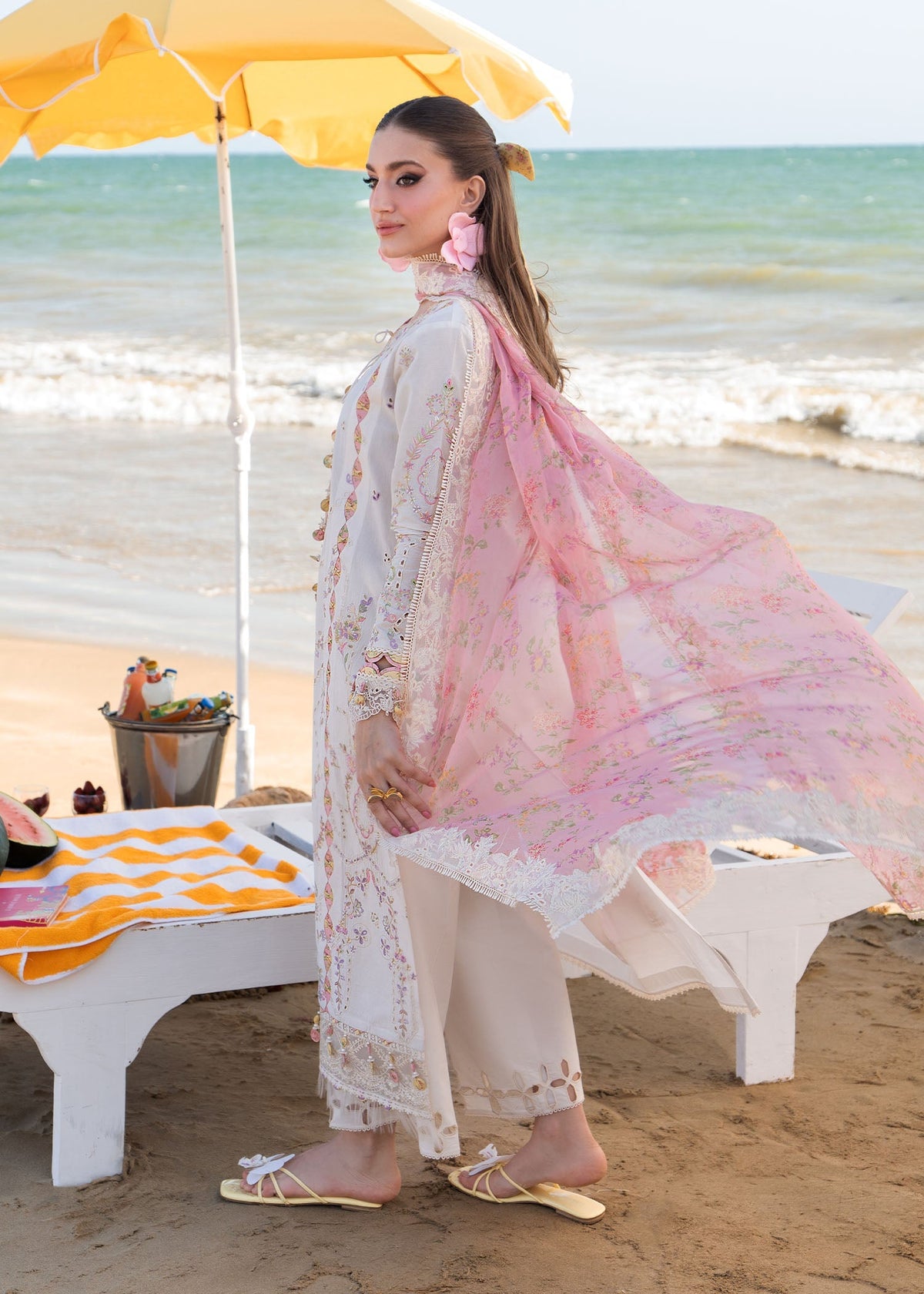 Kanwal Malik | Mira Summer Lawn 26 | Luna
