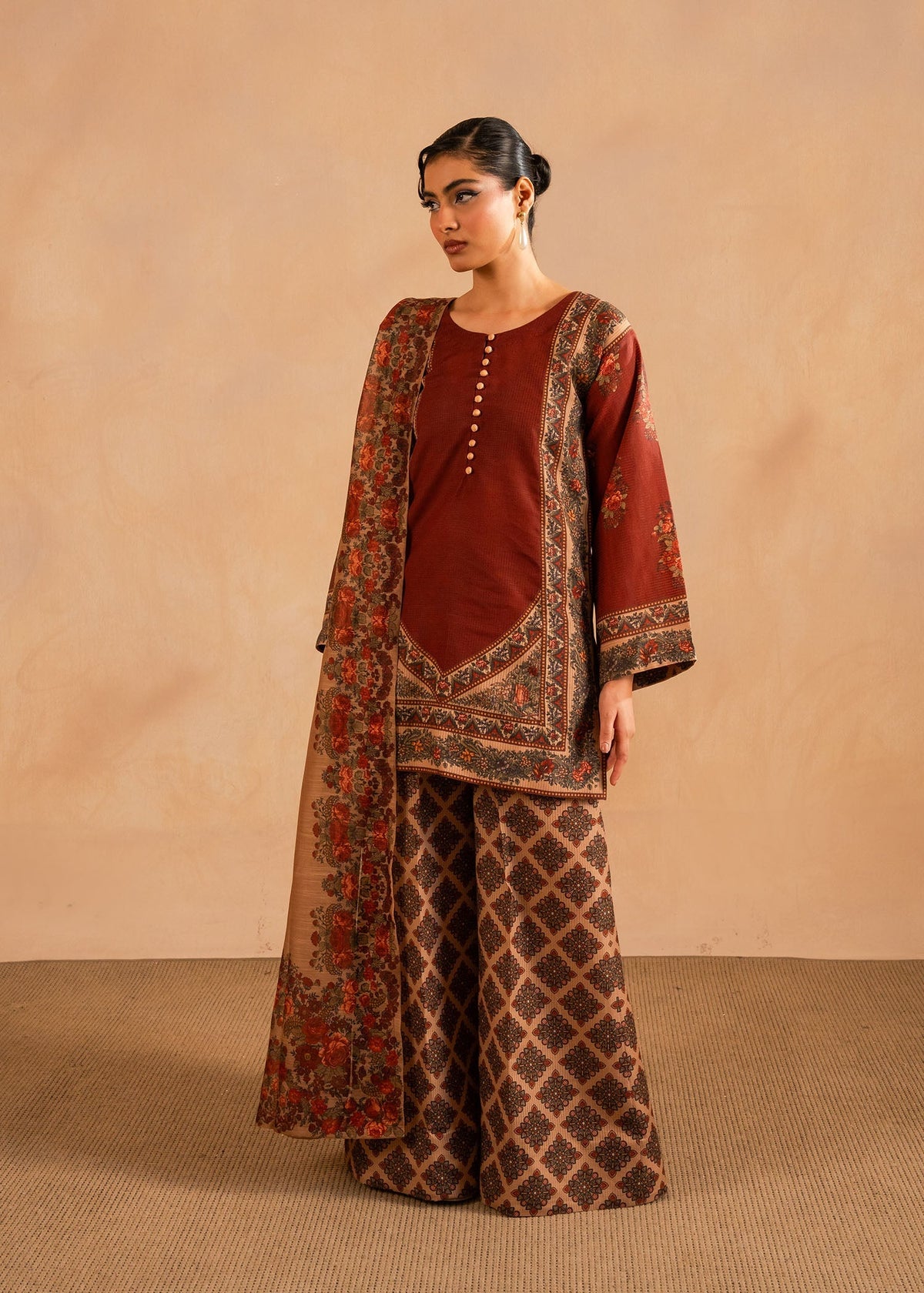 Maria Osama Khan | Retro Lawn 25 | Berra