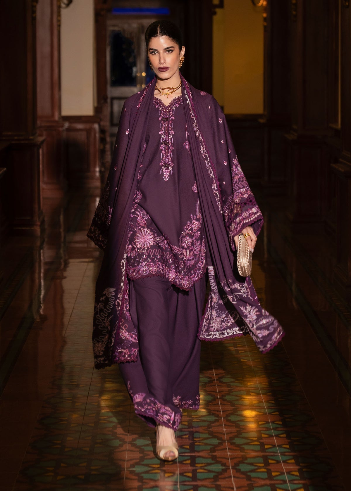 Kanwal Malik | Gulana Winter 25 | Roshanda