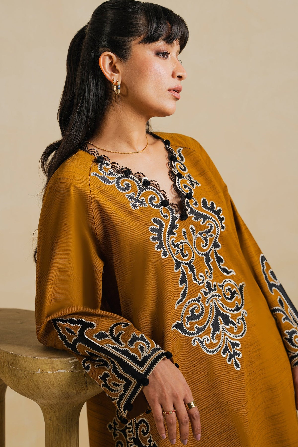 Elan | Indigene Pret |AARIZ (ERW-21580)