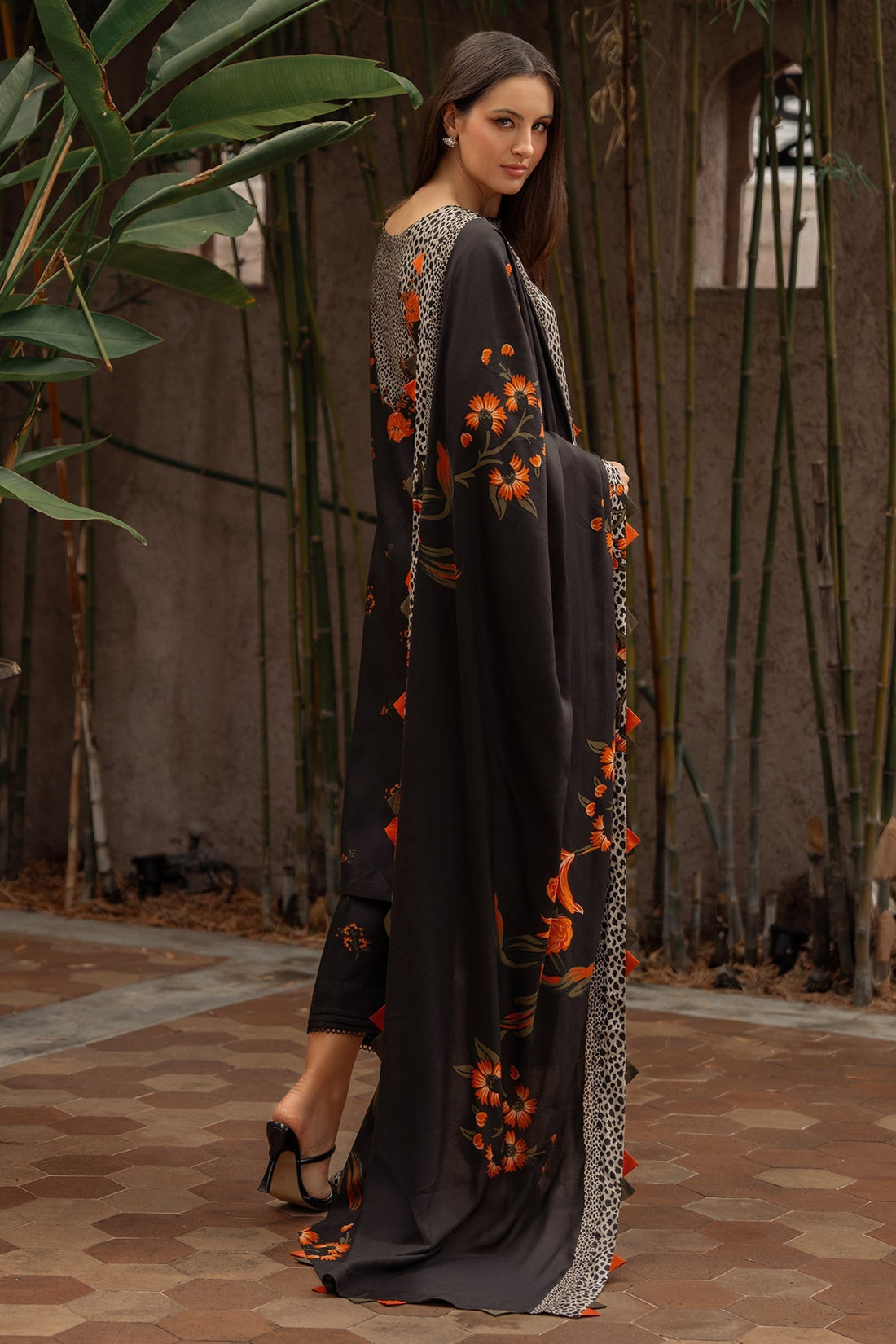 Charizma | C Prints Winter 25 | 
3-PC Unstitched Printed Linen Collection CPW5-08