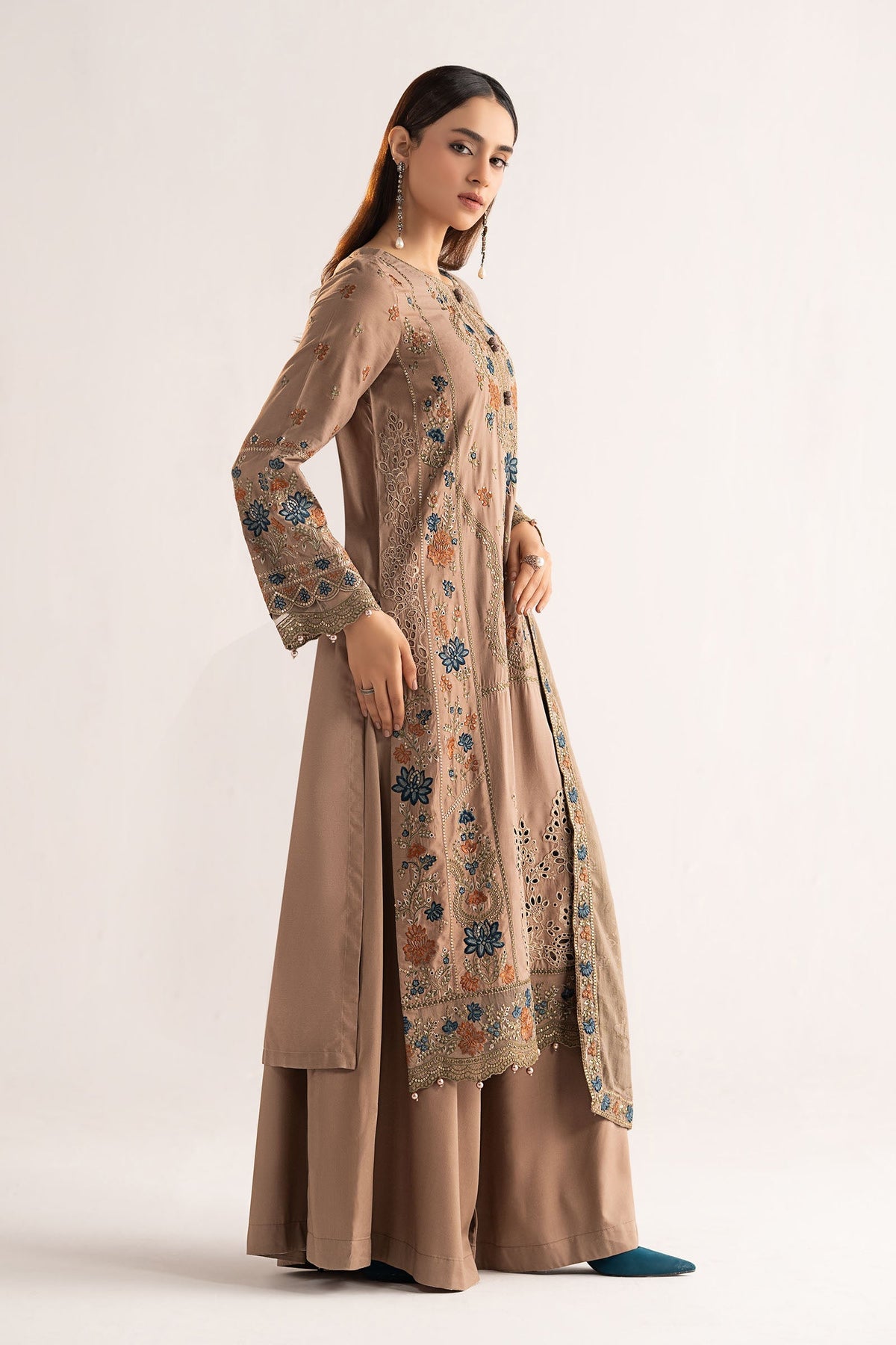 Maria B | Luxury Pret Winter 25 | DW-W25-02