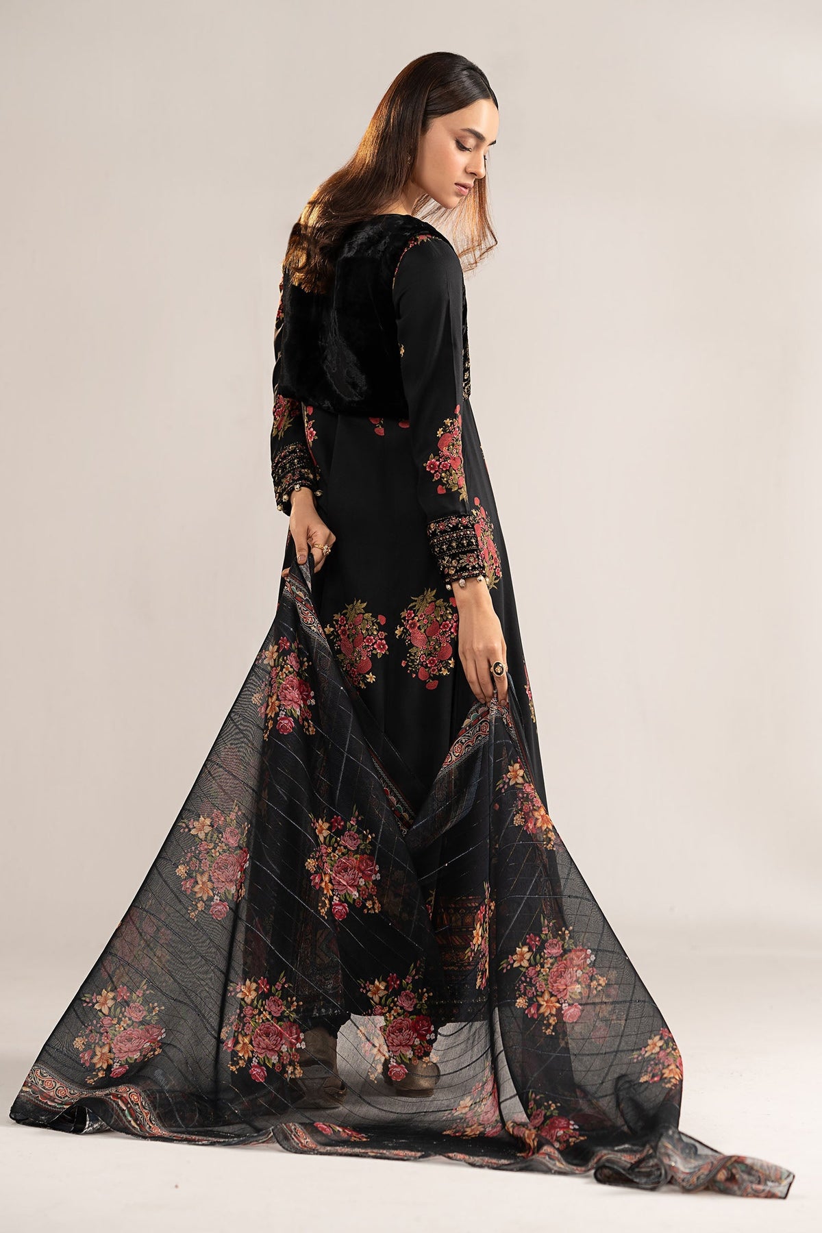 Maria B | Luxury Pret Winter 25 | DW-W25-39
