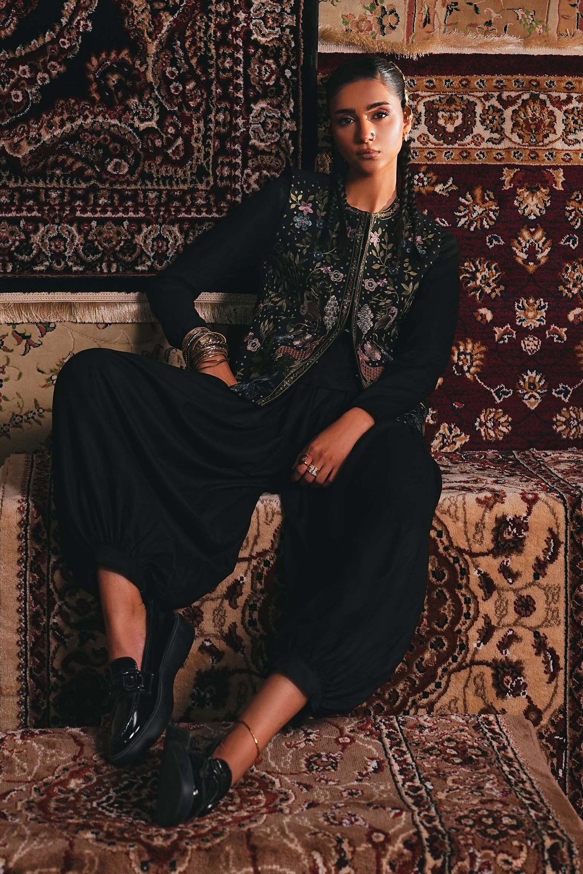 Maria B | Luxury Pret Winter 25 | DW-W25-81