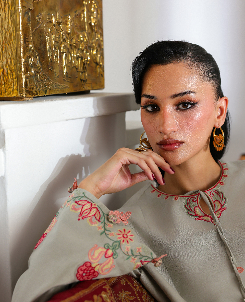 Republic Womenswear | Neonma Essential Pret 26 |Giselle