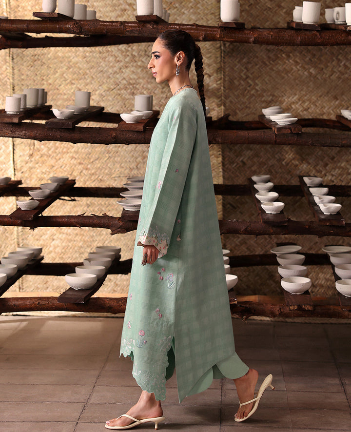 Republic Womenswear | Neoma Essential Basic Pret 26 |Isolde