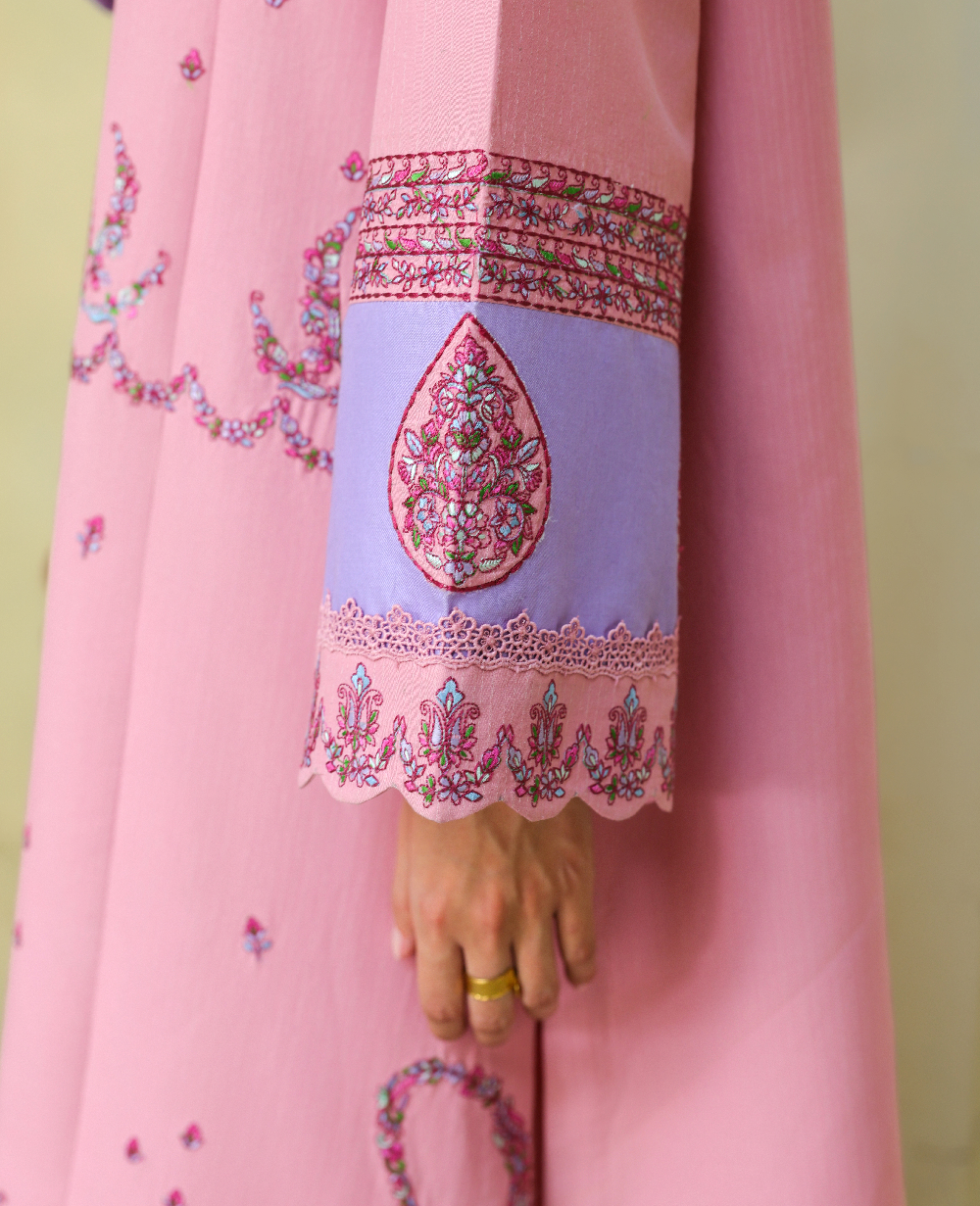 Republic Womenswear | Neonma Essential Pret 26 |Evara