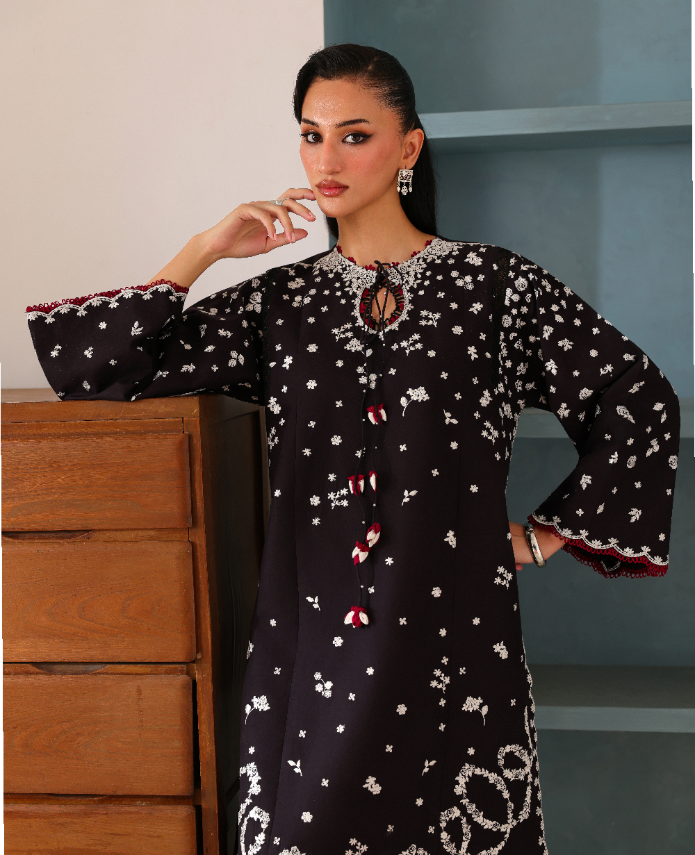 Republic Womenswear | Neonma Essential Pret 26 |Noir Parsi