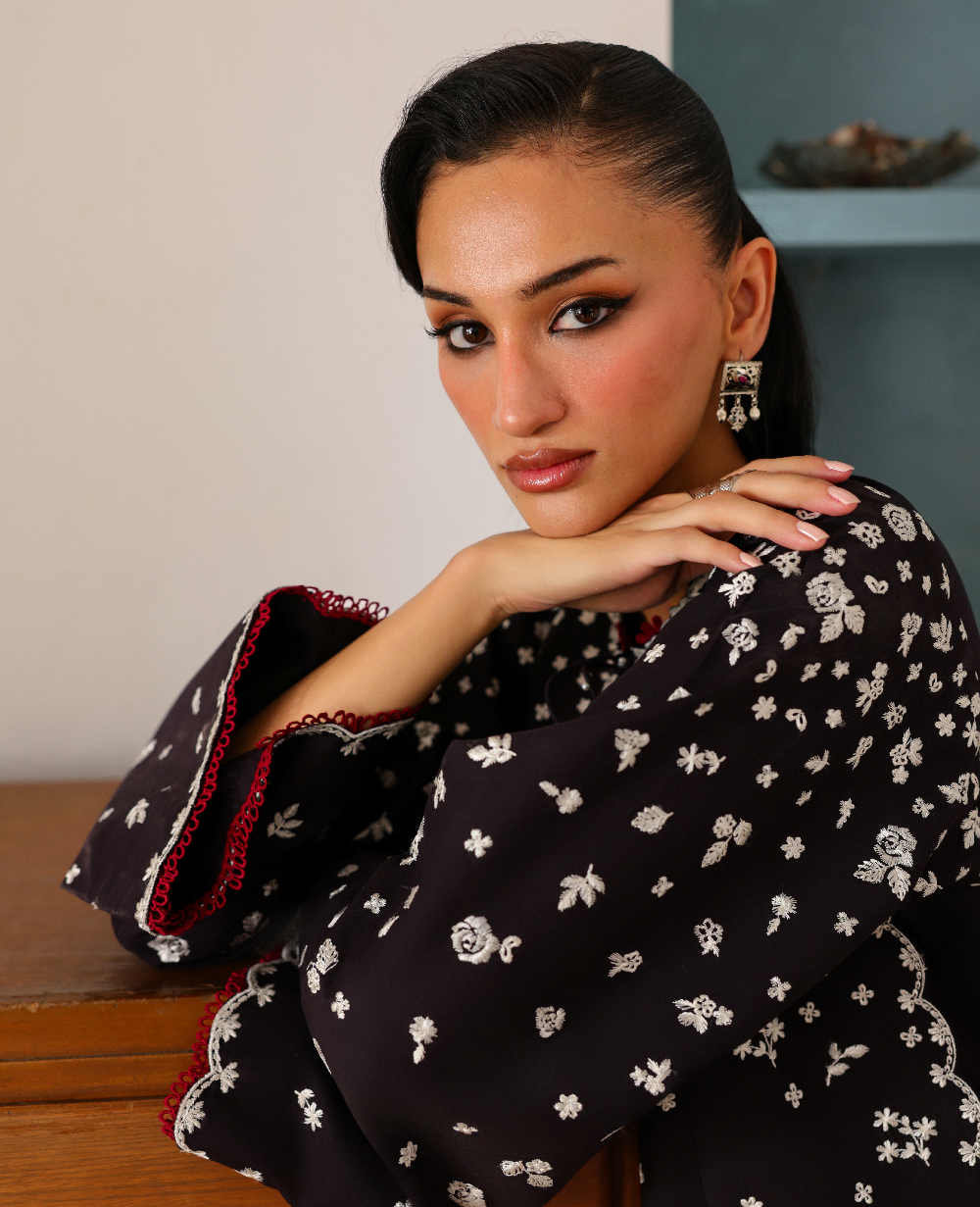Republic Womenswear | Neonma Essential Pret 26 |Noir Parsi