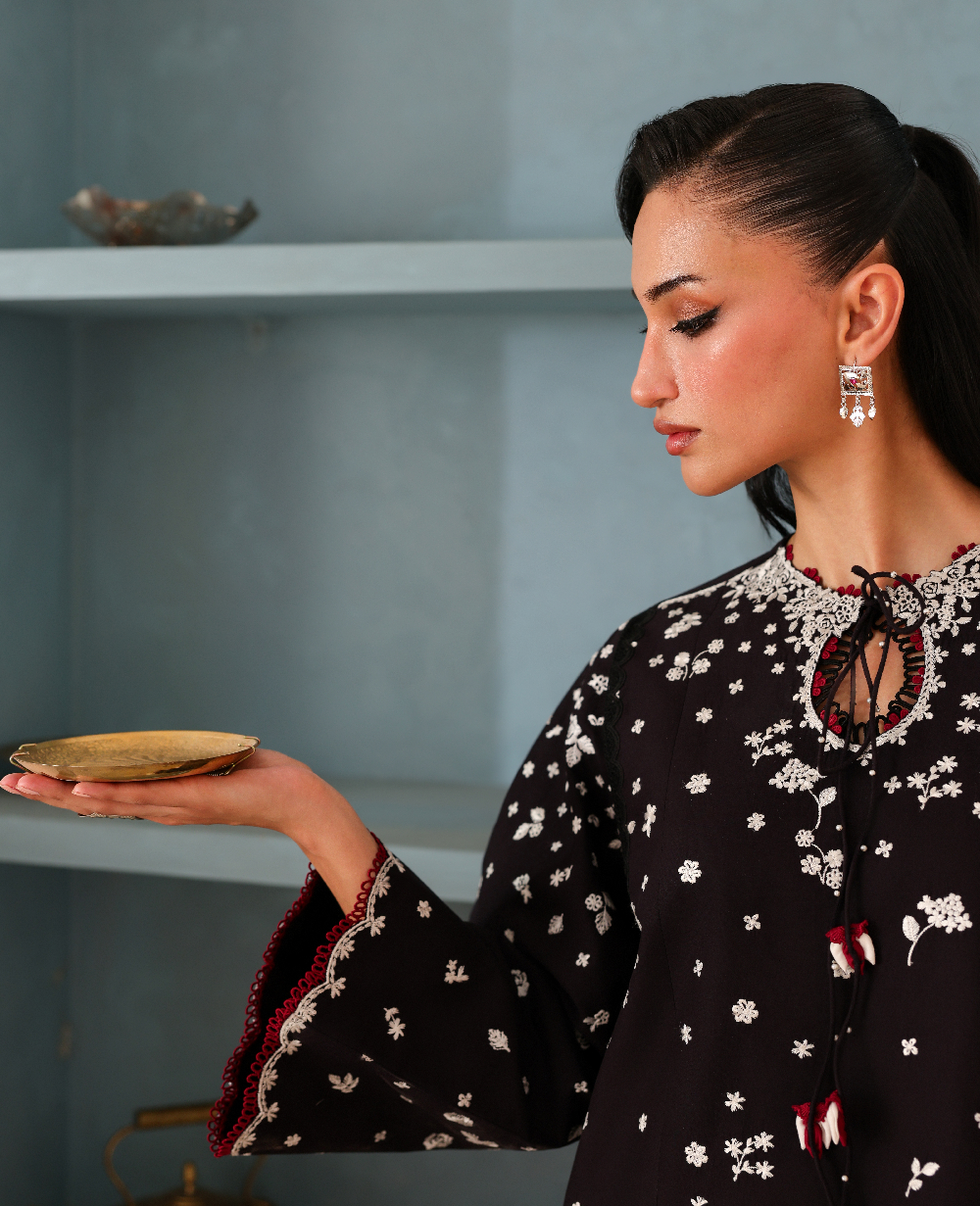 Republic Womenswear | Neonma Essential Pret 26 |Noir Parsi