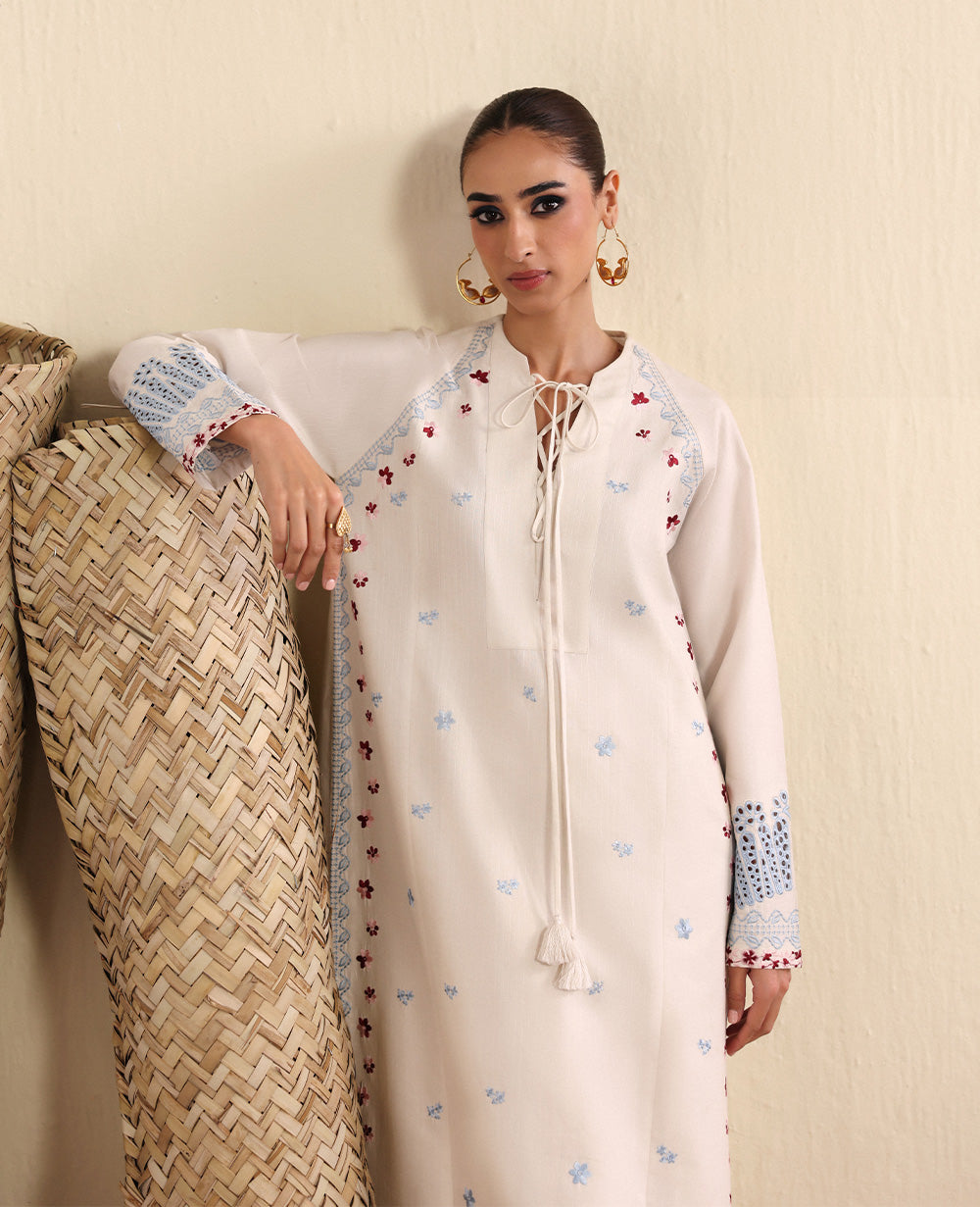 Republic Womenswear | Neoma Essential Basic Pret 26 | Evanthe