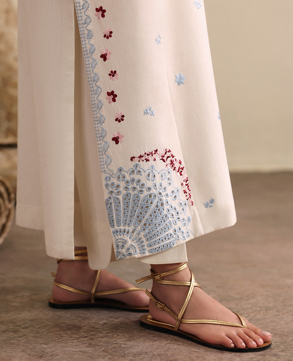 Republic Womenswear | Neoma Essential Basic Pret 26 | Evanthe