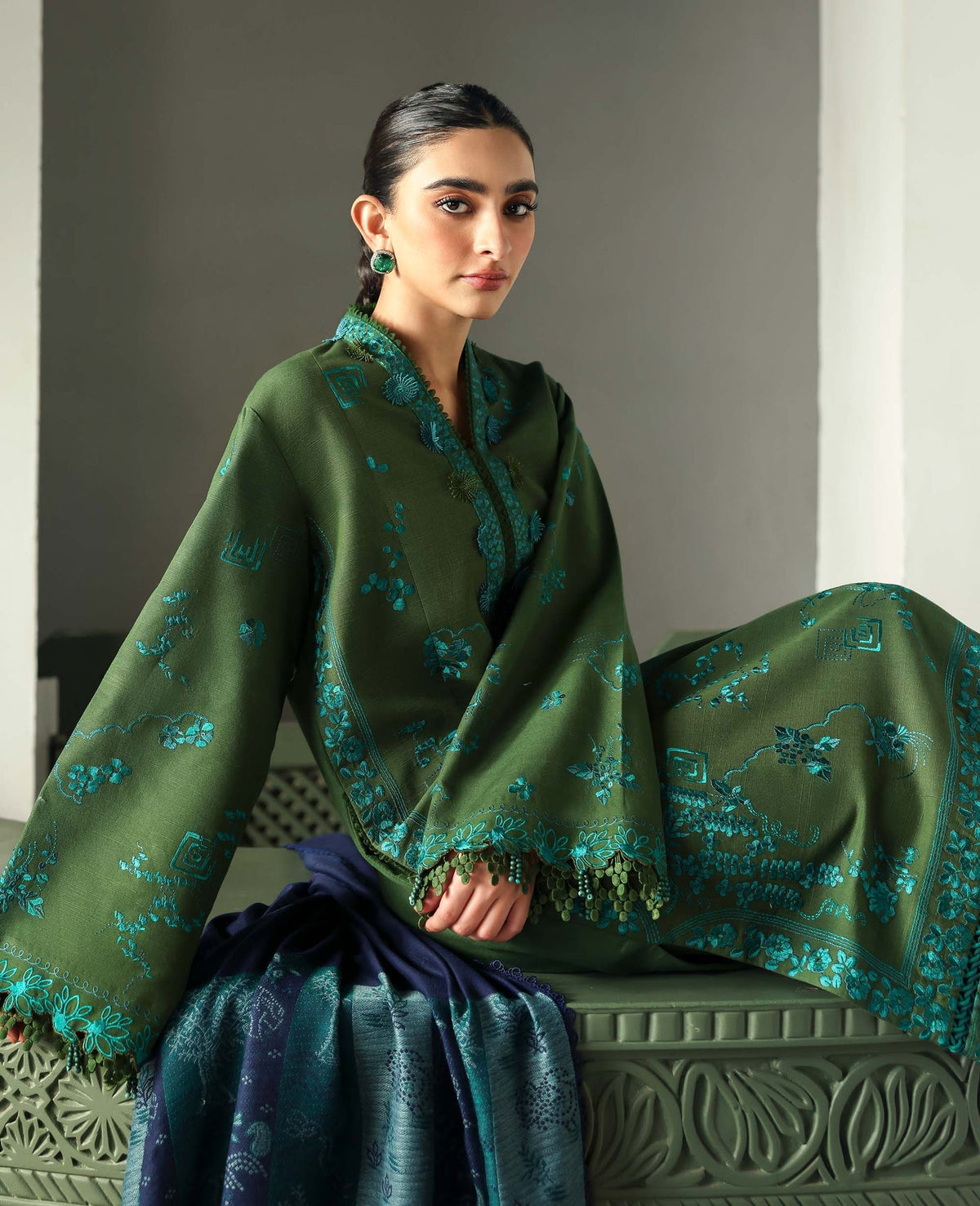Republic Womenswear | Amaris Luxury Shawl 25 | Elysia