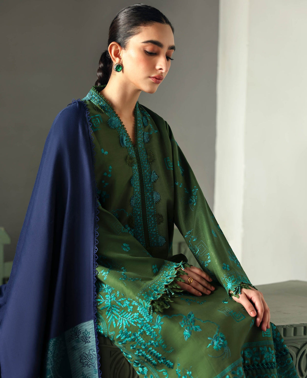 Republic Womenswear | Amaris Luxury Shawl 25 | Elysia