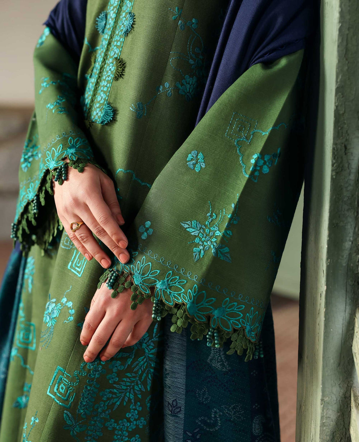 Republic Womenswear | Amaris Luxury Shawl 25 | Elysia