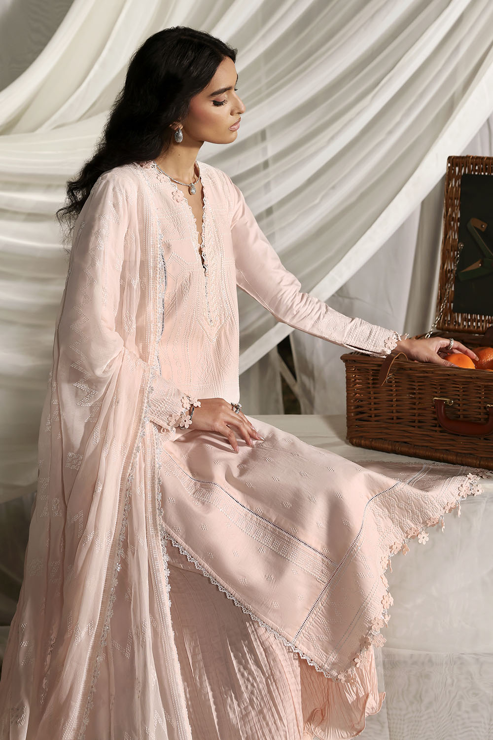 Gul Ahmed | Luxury Lawn 26 | KD-62002