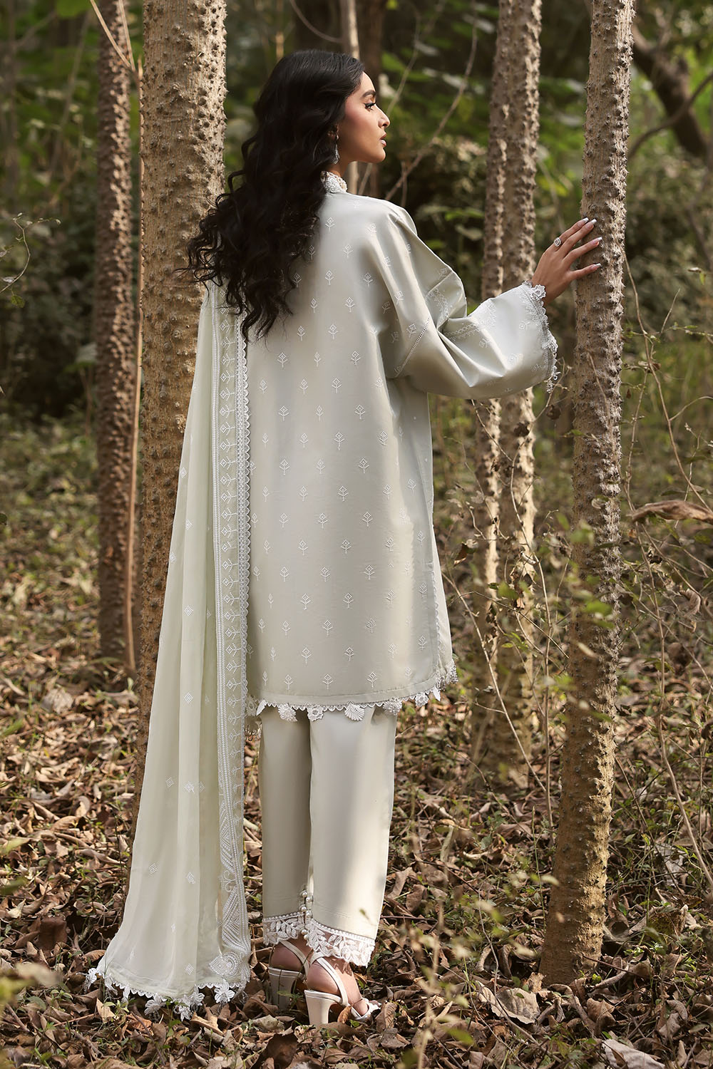 Gul Ahmed | Luxury Lawn 26 | KD-62004